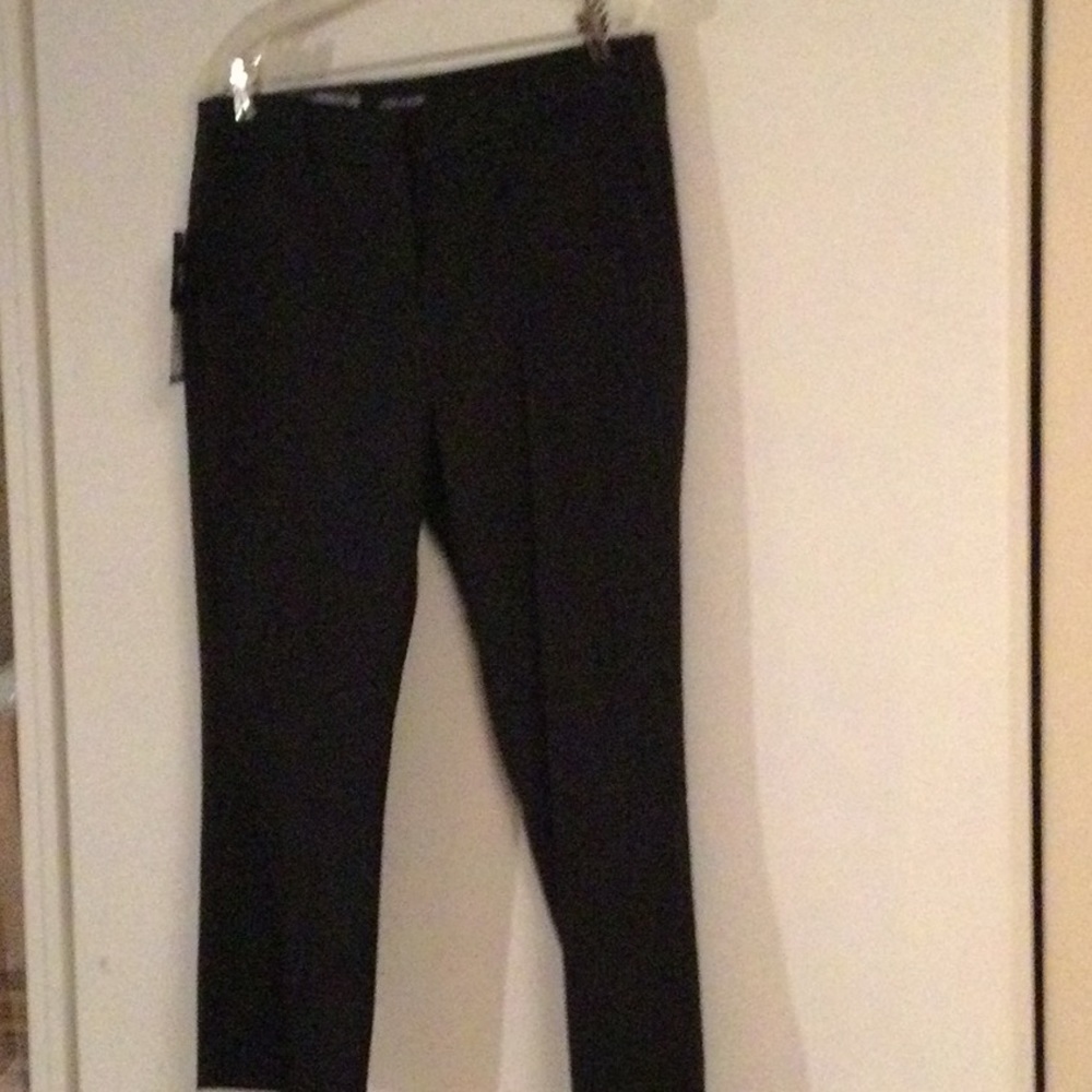 Black capri pants